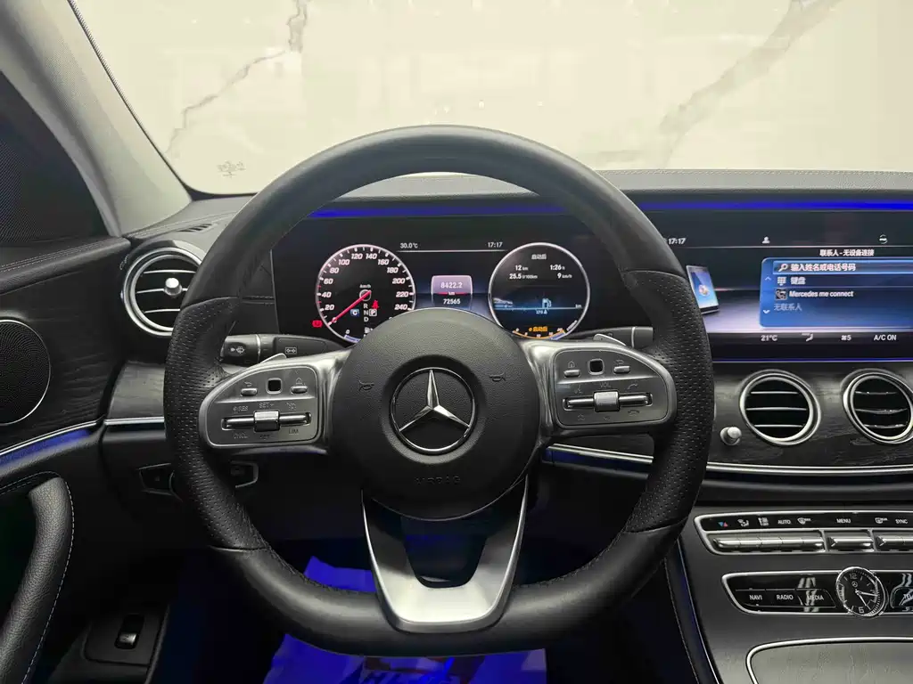 Mercedes-Benz E-Class — миниатюра 8