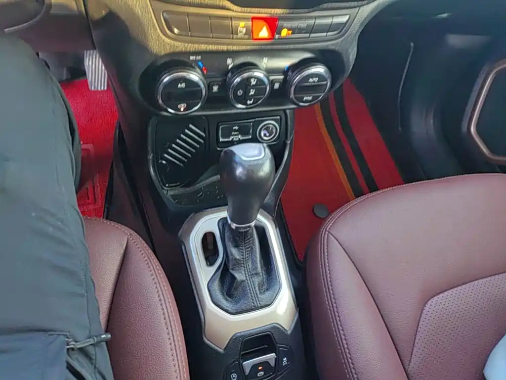 Jeep Renegade — миниатюра 14