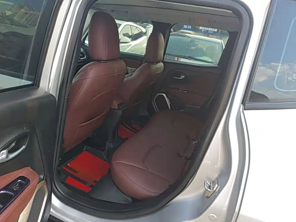 Jeep Renegade — миниатюра 17