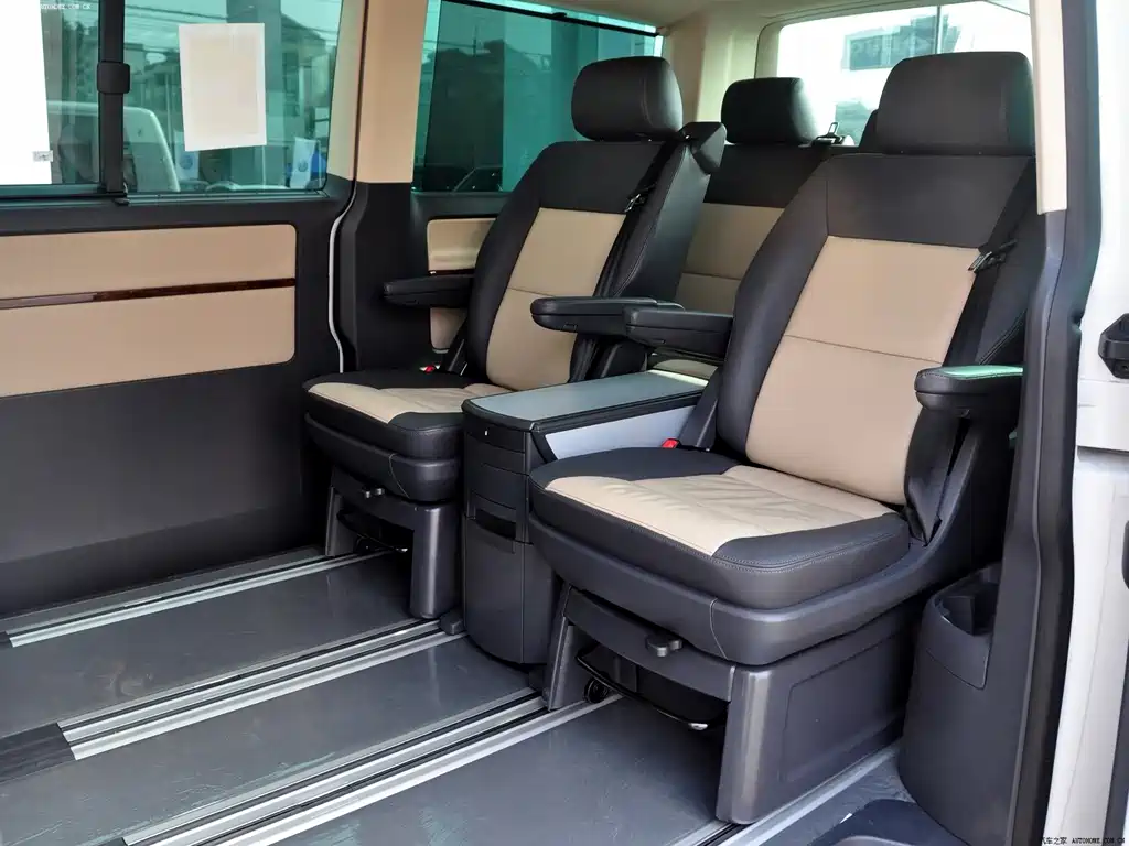 Volkswagen Multivan — миниатюра 6
