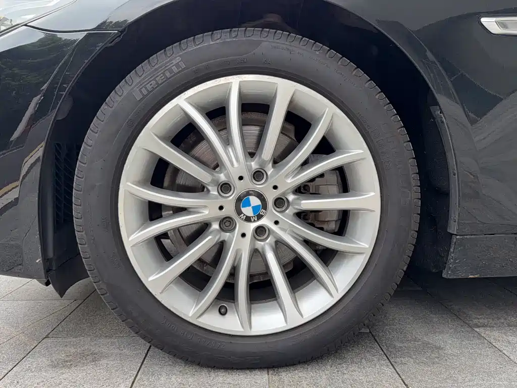BMW 5 Series — миниатюра 22