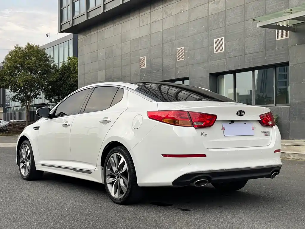Kia K5 — миниатюра 14