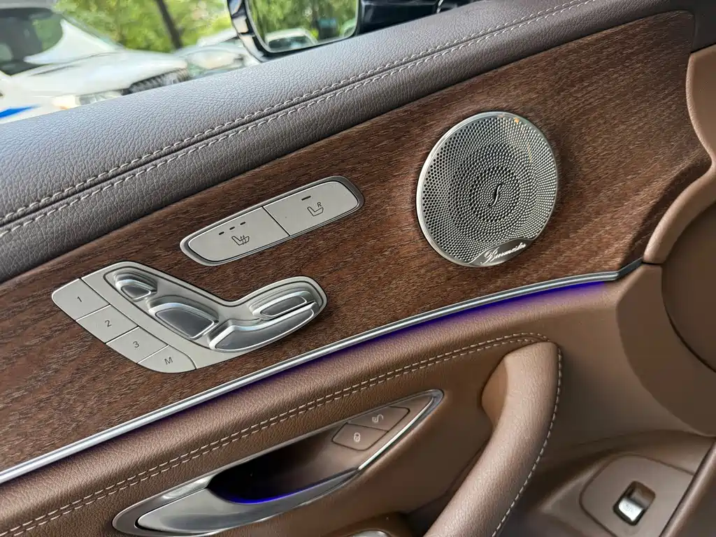 Mercedes-Benz E-Class — миниатюра 14