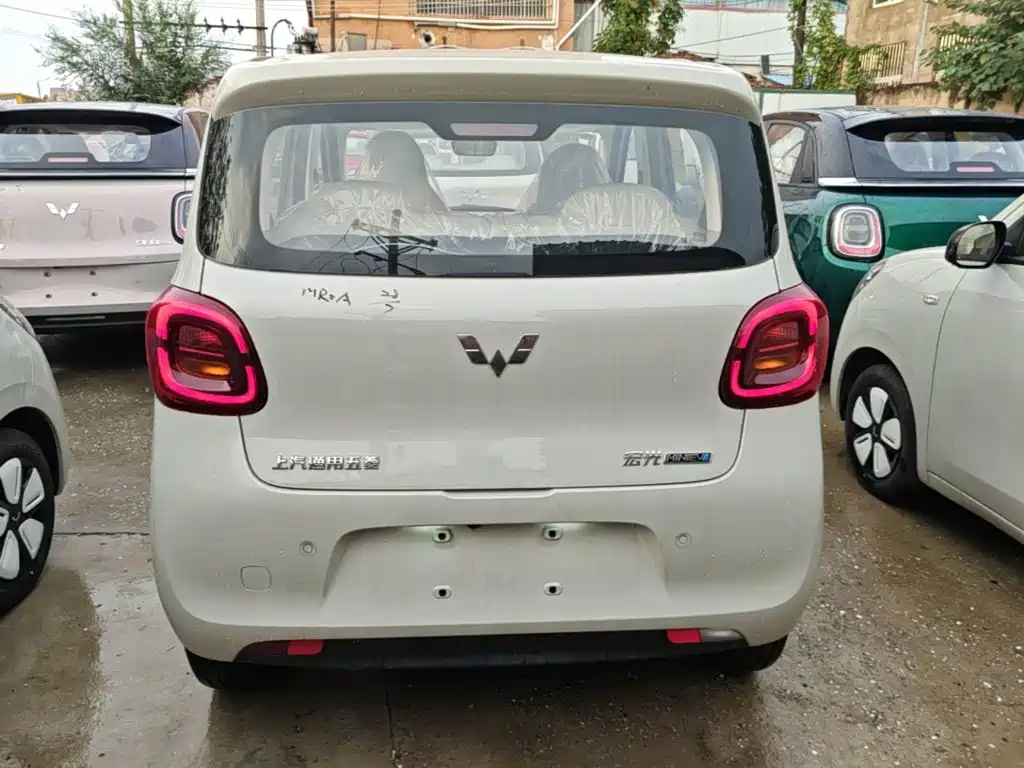 Wuling MINIEV — миниатюра 6