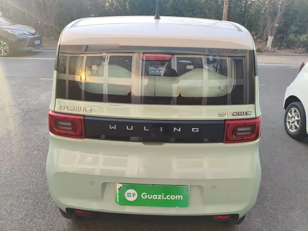 Wuling MINIEV — миниатюра 6