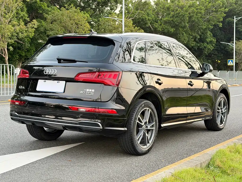 Audi Q5L — миниатюра 15