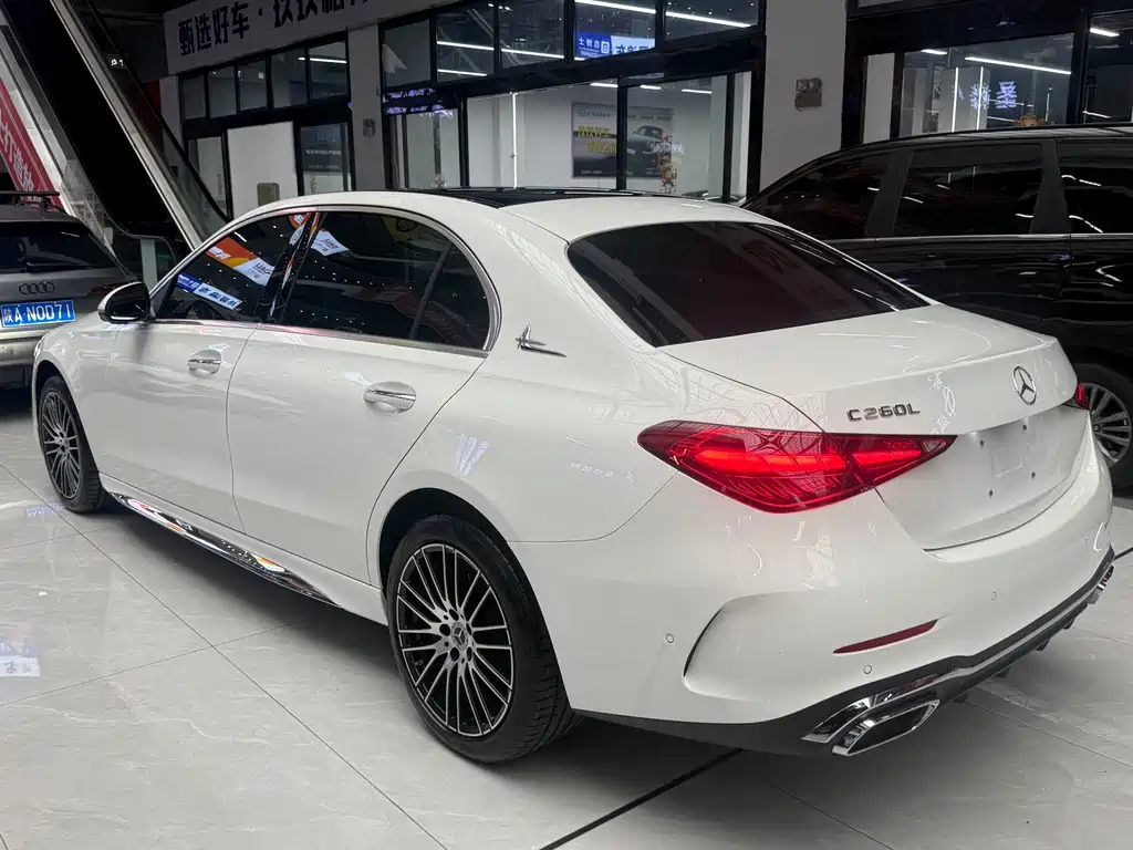Mercedes-Benz C-Class — миниатюра 16
