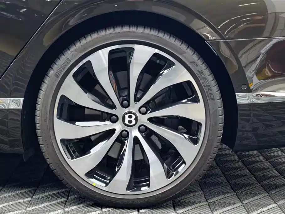 Bentley Flying Spur — миниатюра 8