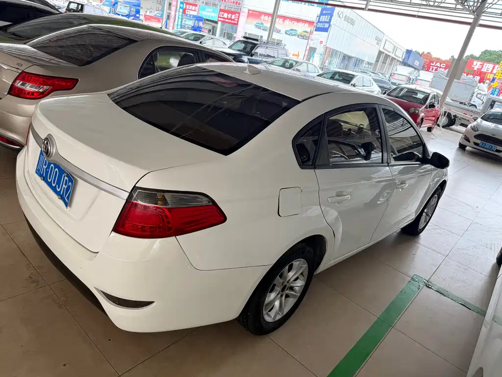 Zhonghua H330 — миниатюра 10