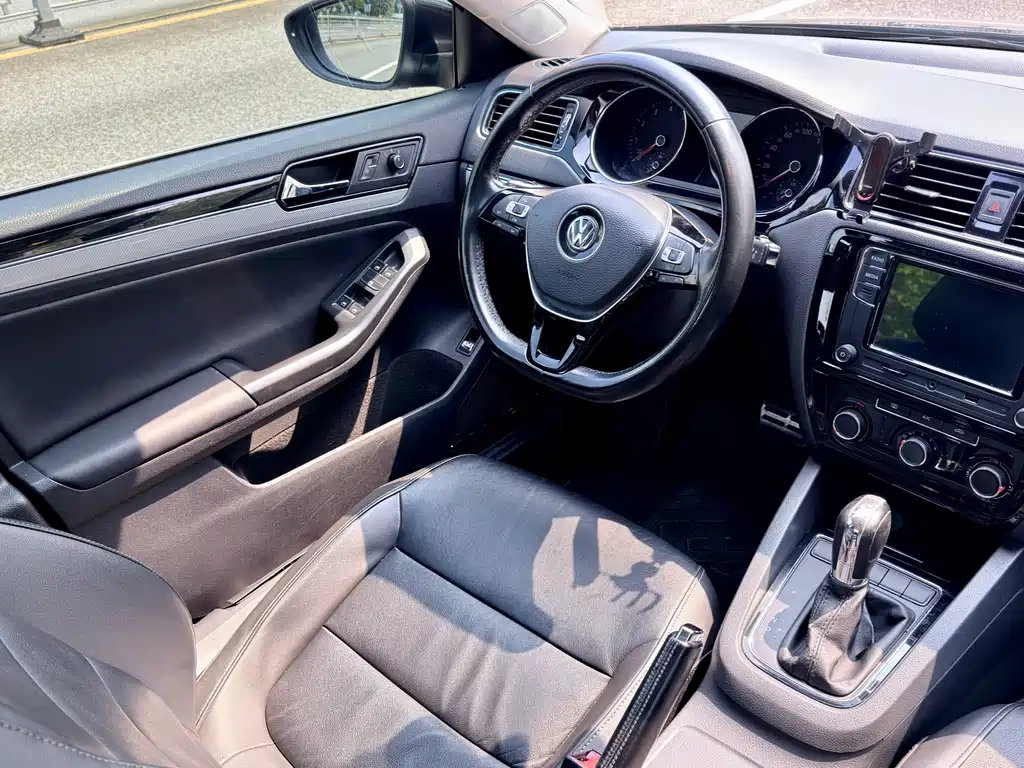 Volkswagen Sagitar — миниатюра 10