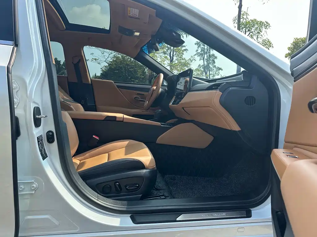 Lexus ES — миниатюра 14