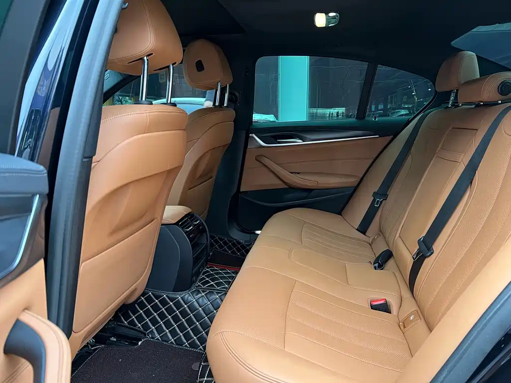 BMW 5 Series (Import) — миниатюра 15