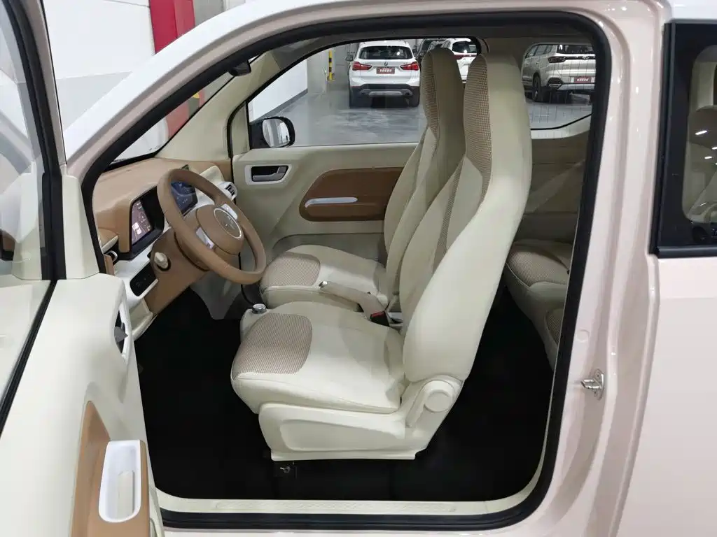 Wuling MINIEV — миниатюра 10
