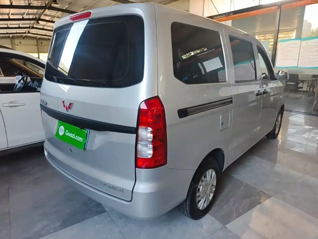 Wuling Hongguang V — миниатюра 7