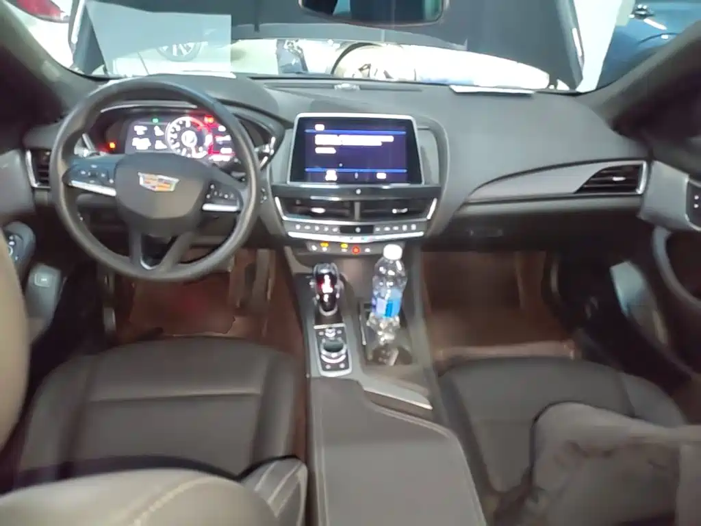 Cadillac CT5 — миниатюра 10
