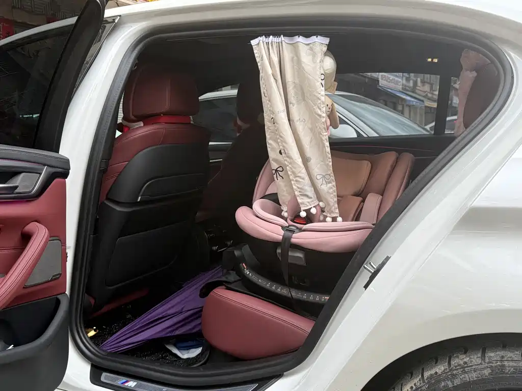 BMW 5 Series — миниатюра 5