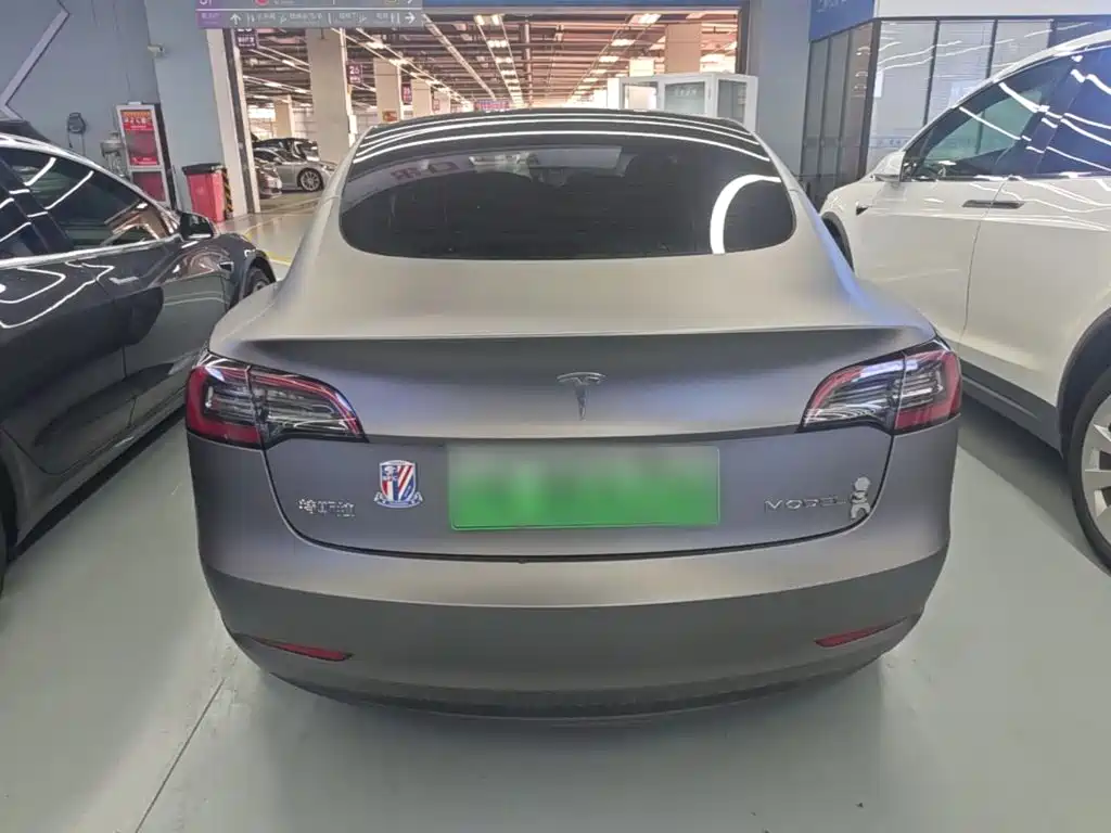 Tesla Model 3 — миниатюра 6