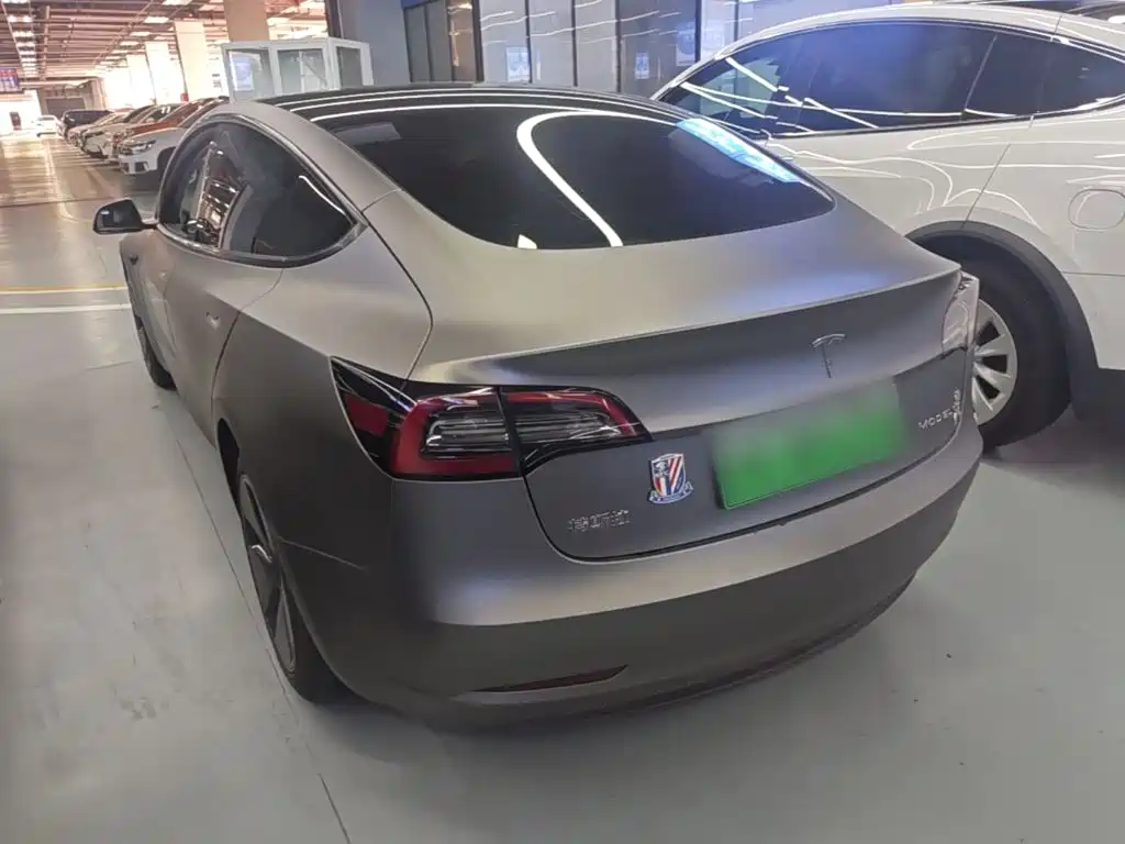 Tesla Model 3 — миниатюра 5