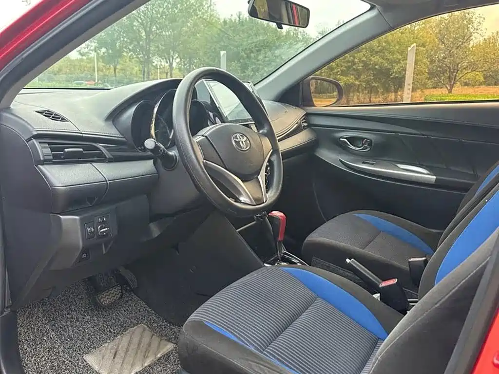 Toyota Yaris L — миниатюра 8