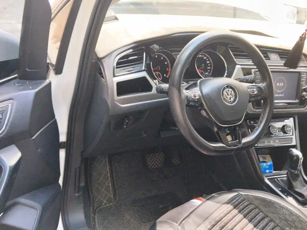 Volkswagen Touran — миниатюра 3