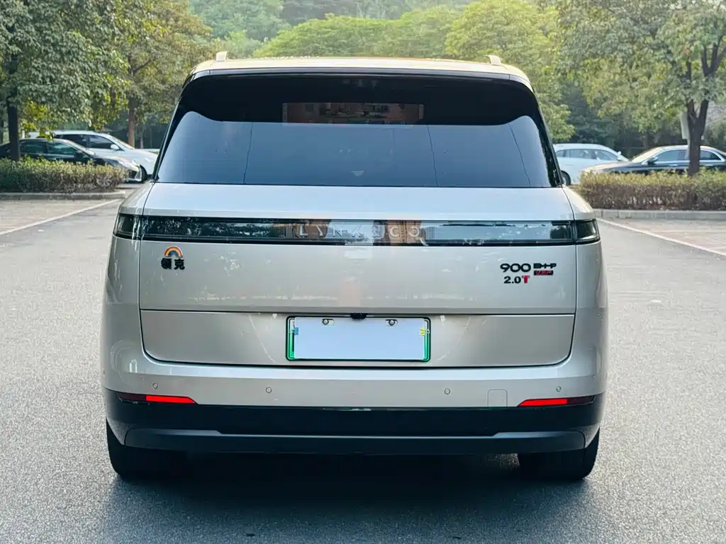 Lynk & Co 900 — миниатюра 5