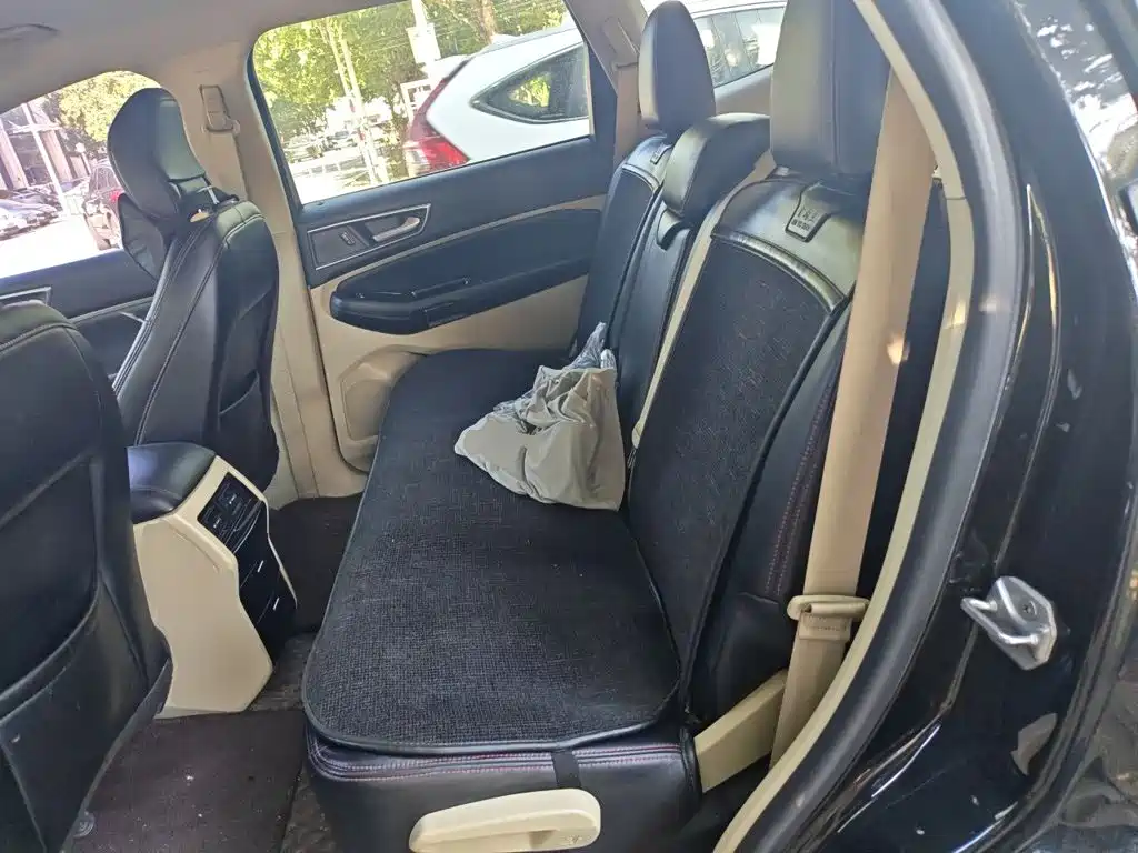 Ford Edge — миниатюра 13