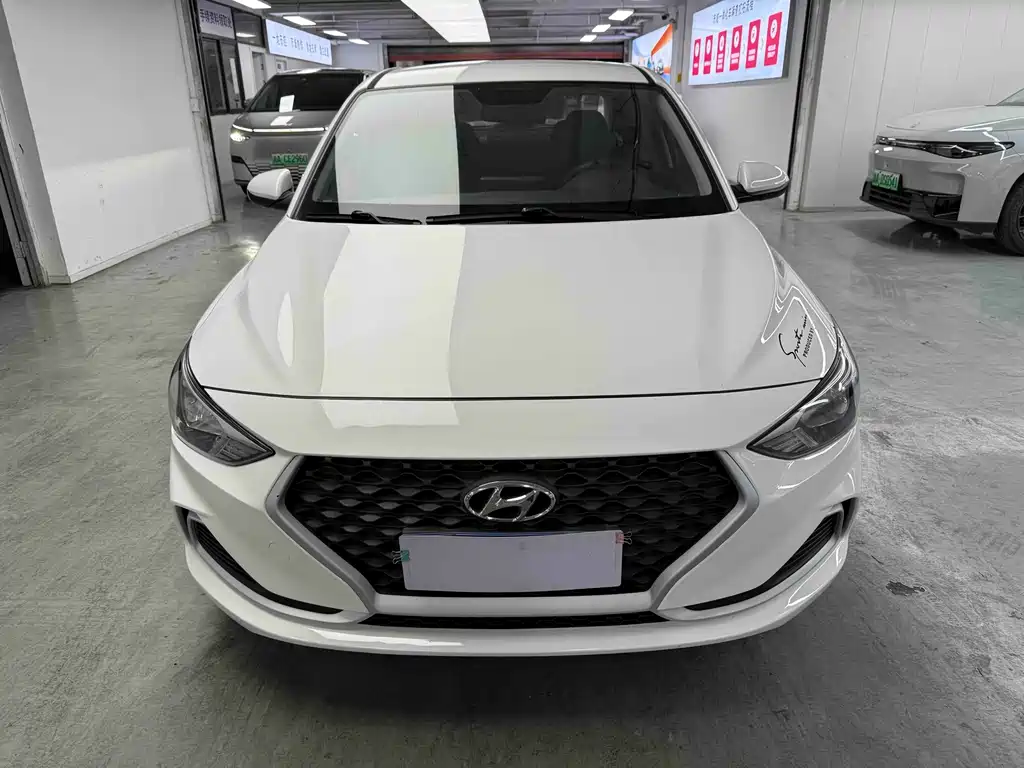 Hyundai Elantra — миниатюра 2