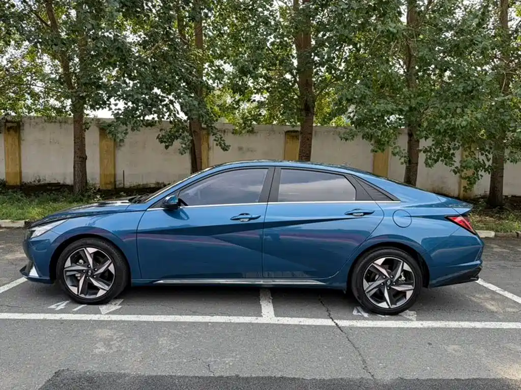 Hyundai Elantra — миниатюра 5