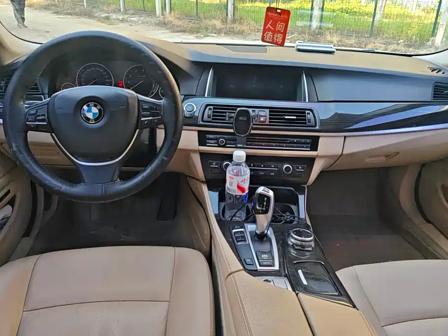 BMW 5 Series — миниатюра 12