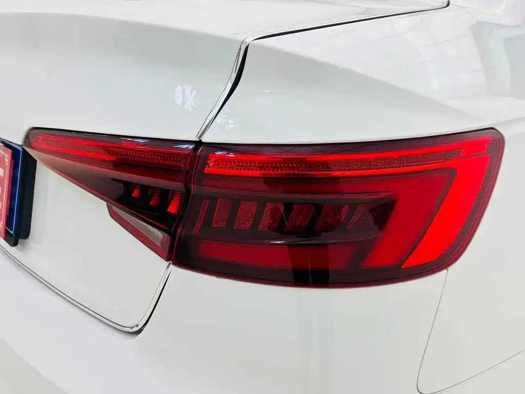 Audi A4L — миниатюра 13