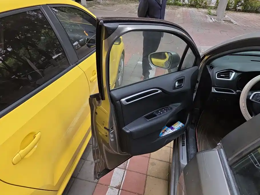 Citroen C4L — миниатюра 7
