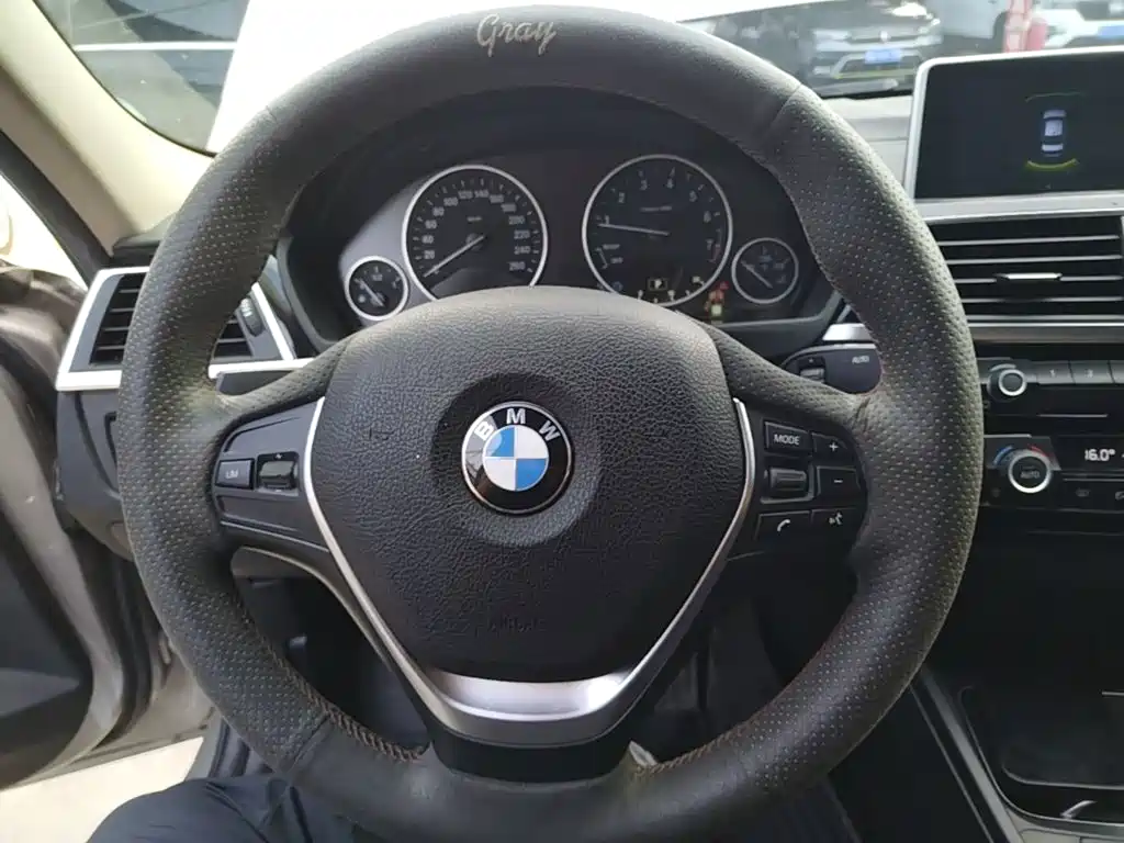 BMW 3 Series — миниатюра 11