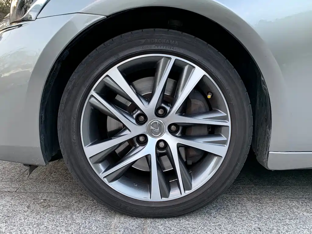 Lexus IS — миниатюра 13