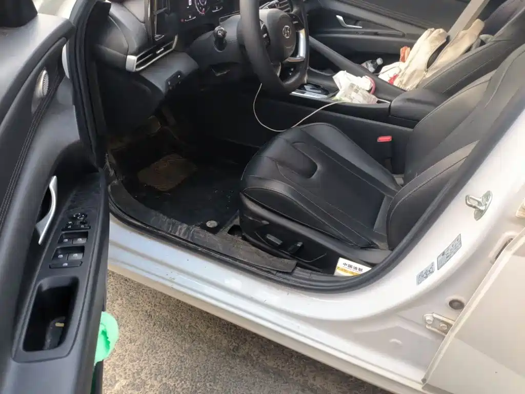 Hyundai Elantra — миниатюра 14