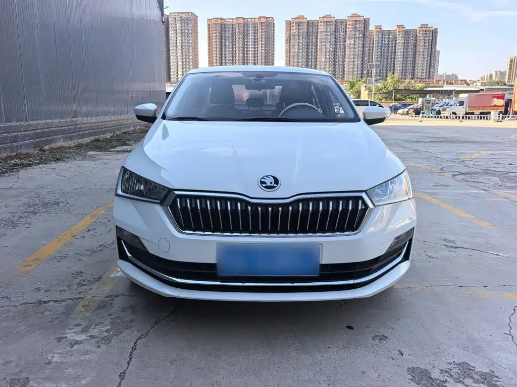 Skoda Rapid — миниатюра 3