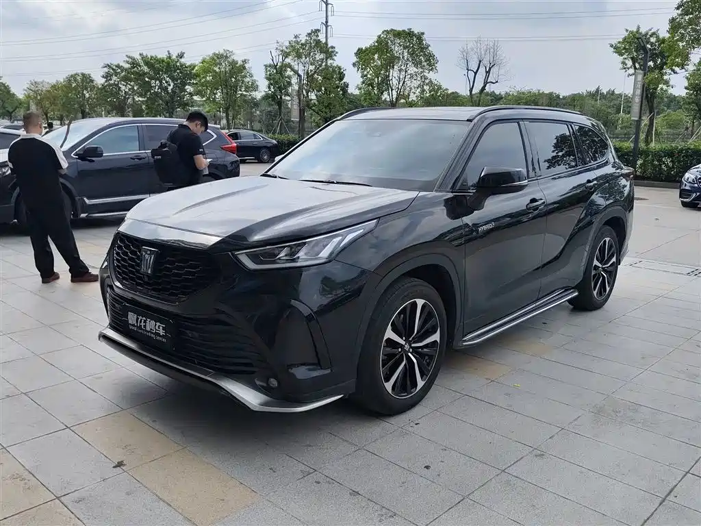 Toyota Crown Kluger 2023