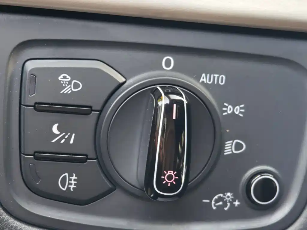 Audi A8 — миниатюра 15