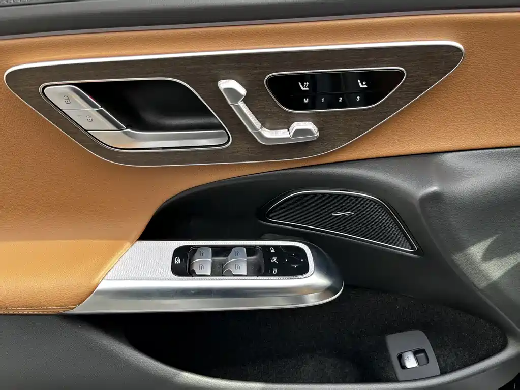 Mercedes-Benz E-Class E 2024 E 300 L Fashion