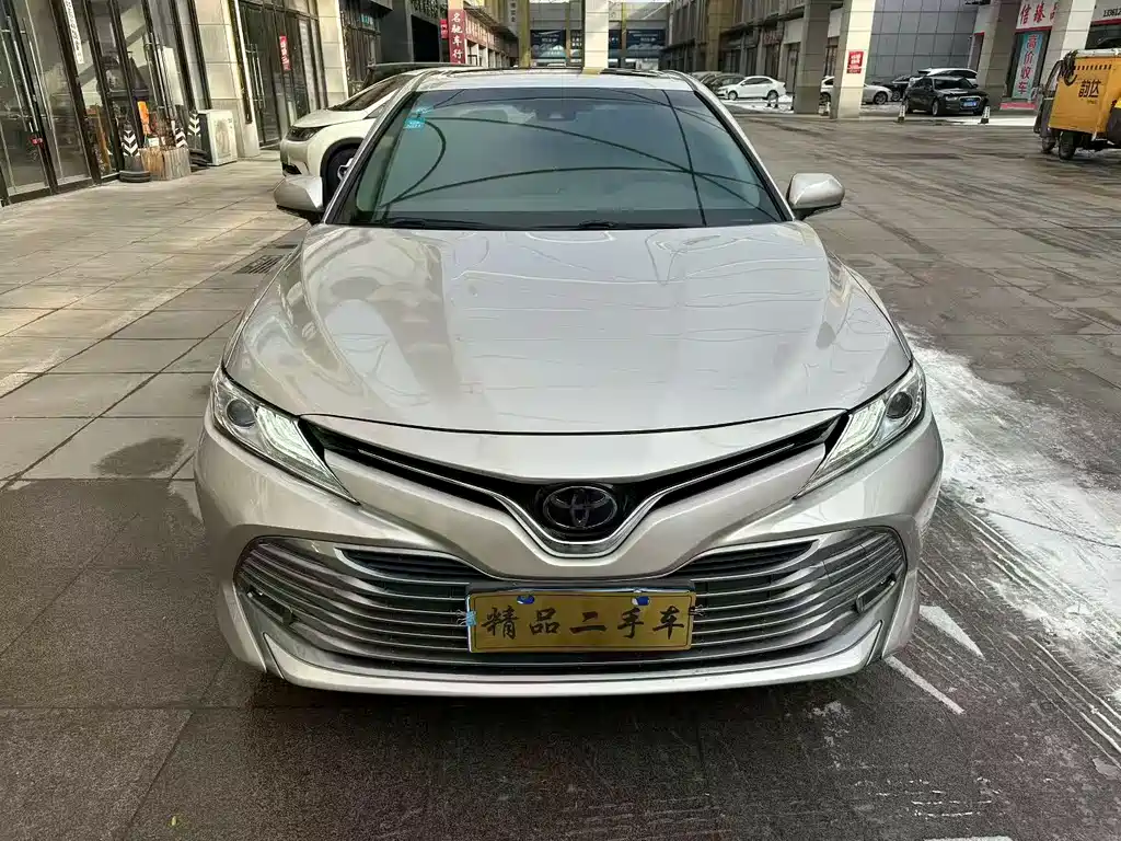 TOYOTA CAMRY