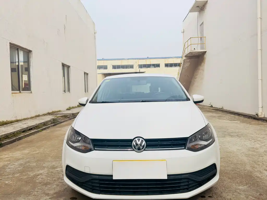 Volkswagen Polo 2016 1.4L AT