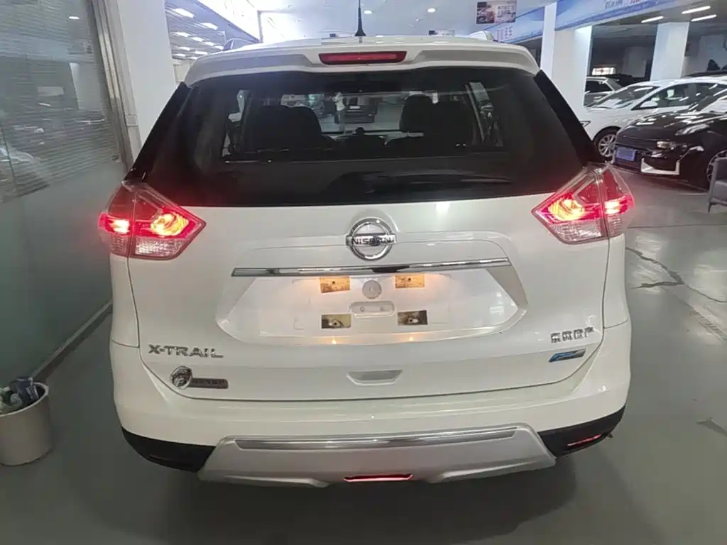 Nissan X-Trail 2015 2.0L CVT Comfort MAX 2WD