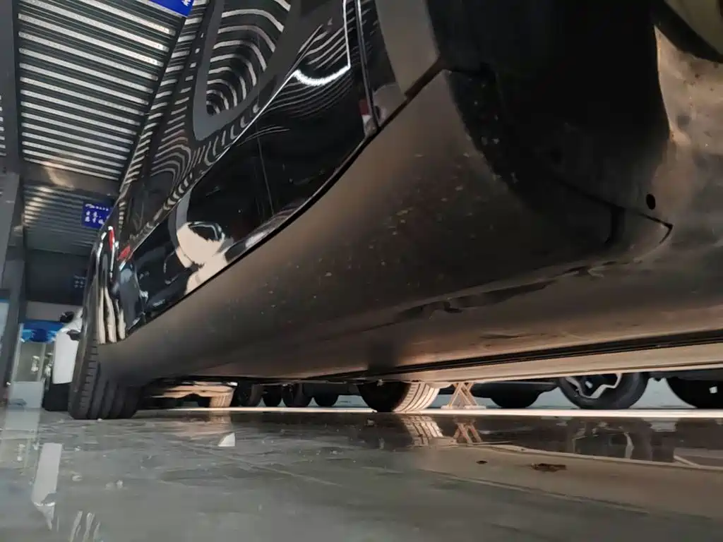 Tesla Model Y — миниатюра 21