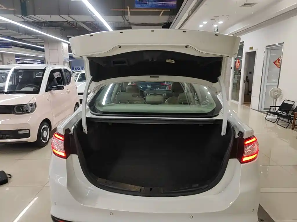 Ford Mondeo — миниатюра 19