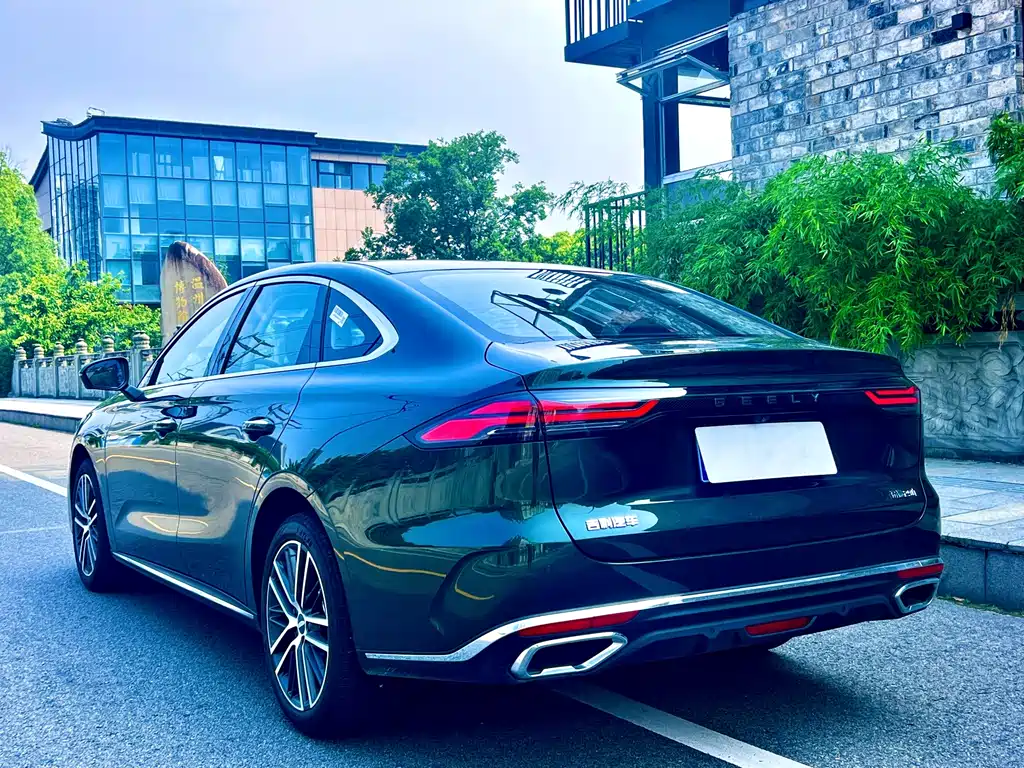 Geely Emgrand — миниатюра 9