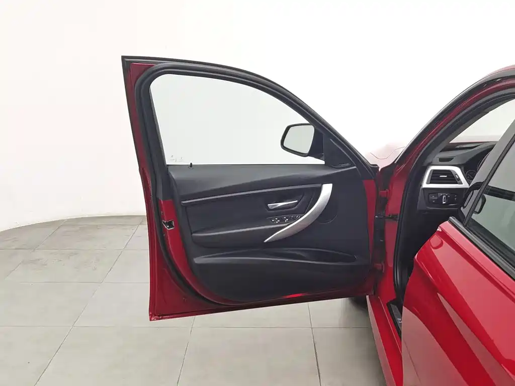 BMW 3 Series — миниатюра 8