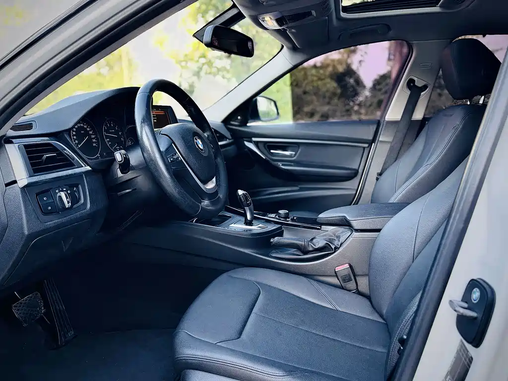 BMW 3 Series — миниатюра 13