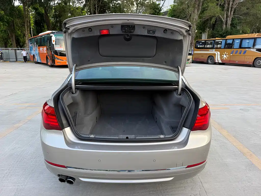 BMW 7 Series — миниатюра 19