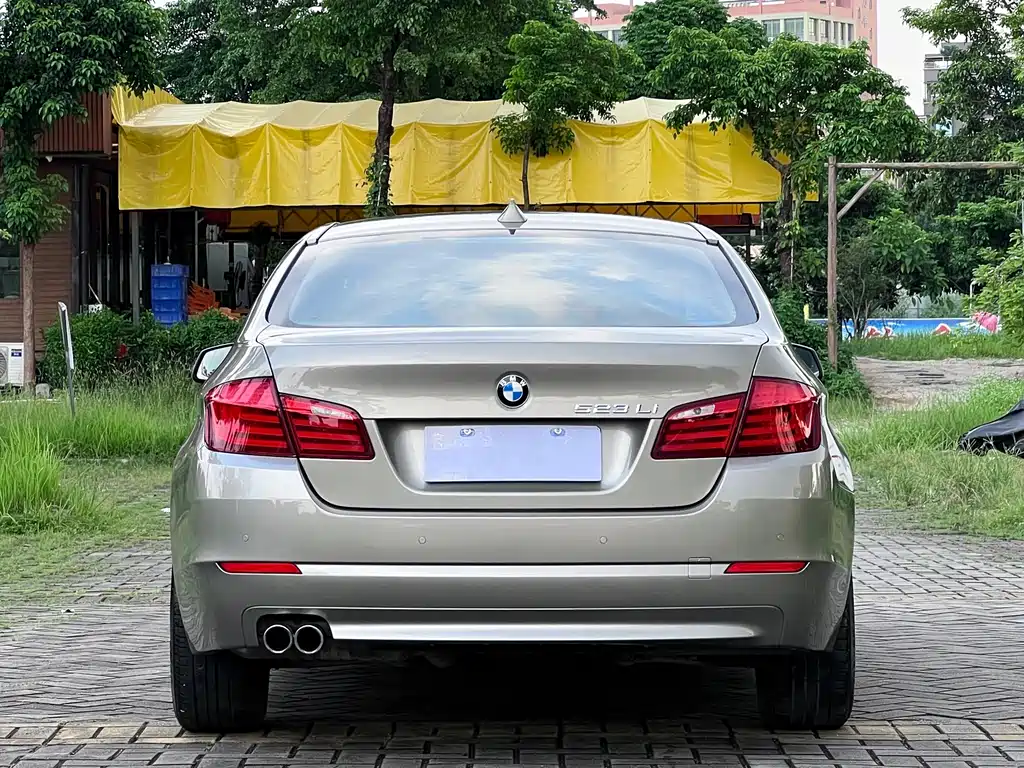 BMW 5 Series — миниатюра 5
