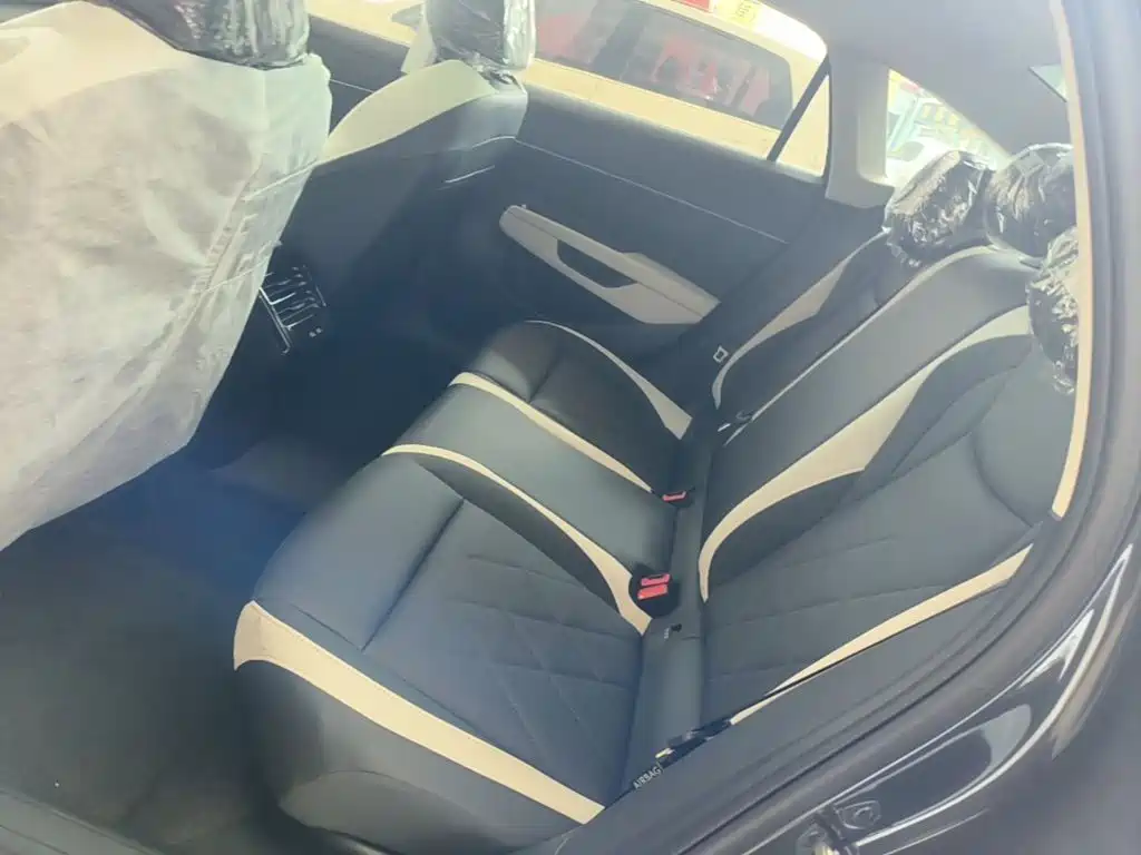 Volkswagen Sagitar — миниатюра 17