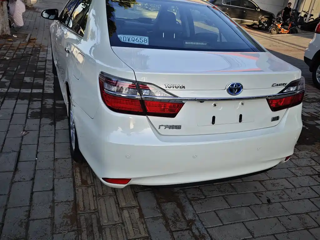 Toyota Camry — миниатюра 9